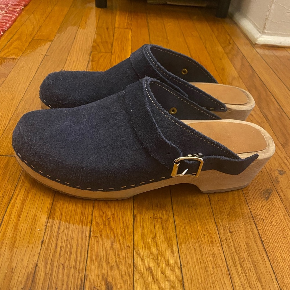 Mia Swedish clogs size 40 Blue Suede